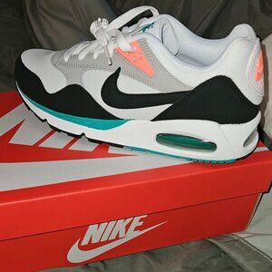 NIKE AIR MAXX **BRAND NEW**